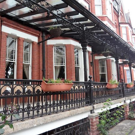 Glen Usk Hotel 랜드린도드웰스 외부 사진
