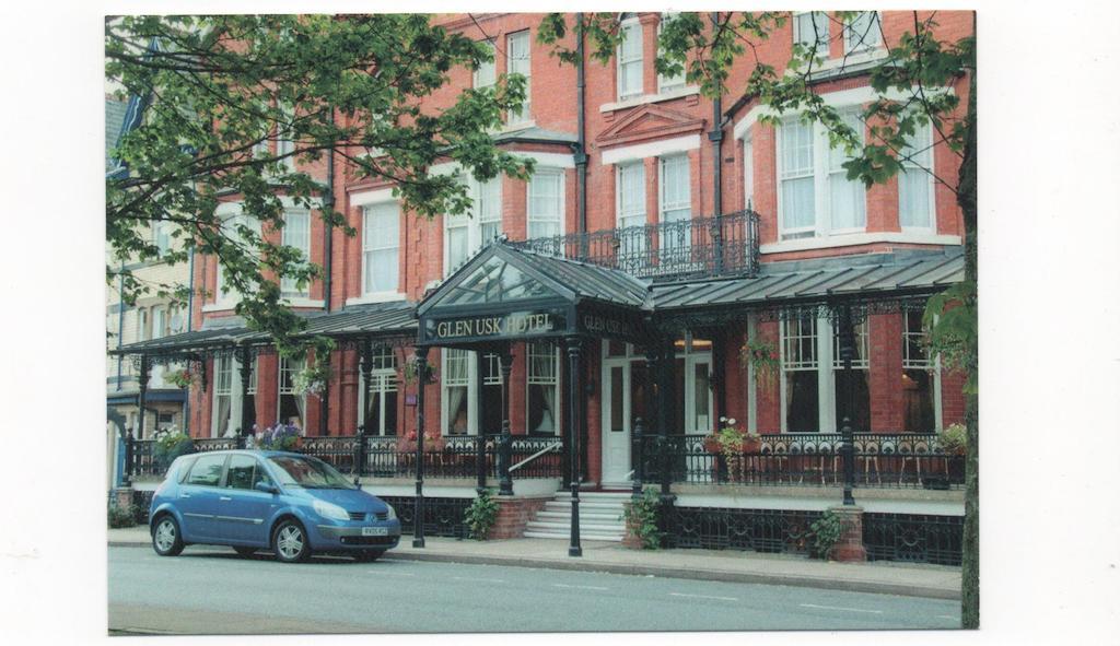 Glen Usk Hotel 랜드린도드웰스 외부 사진